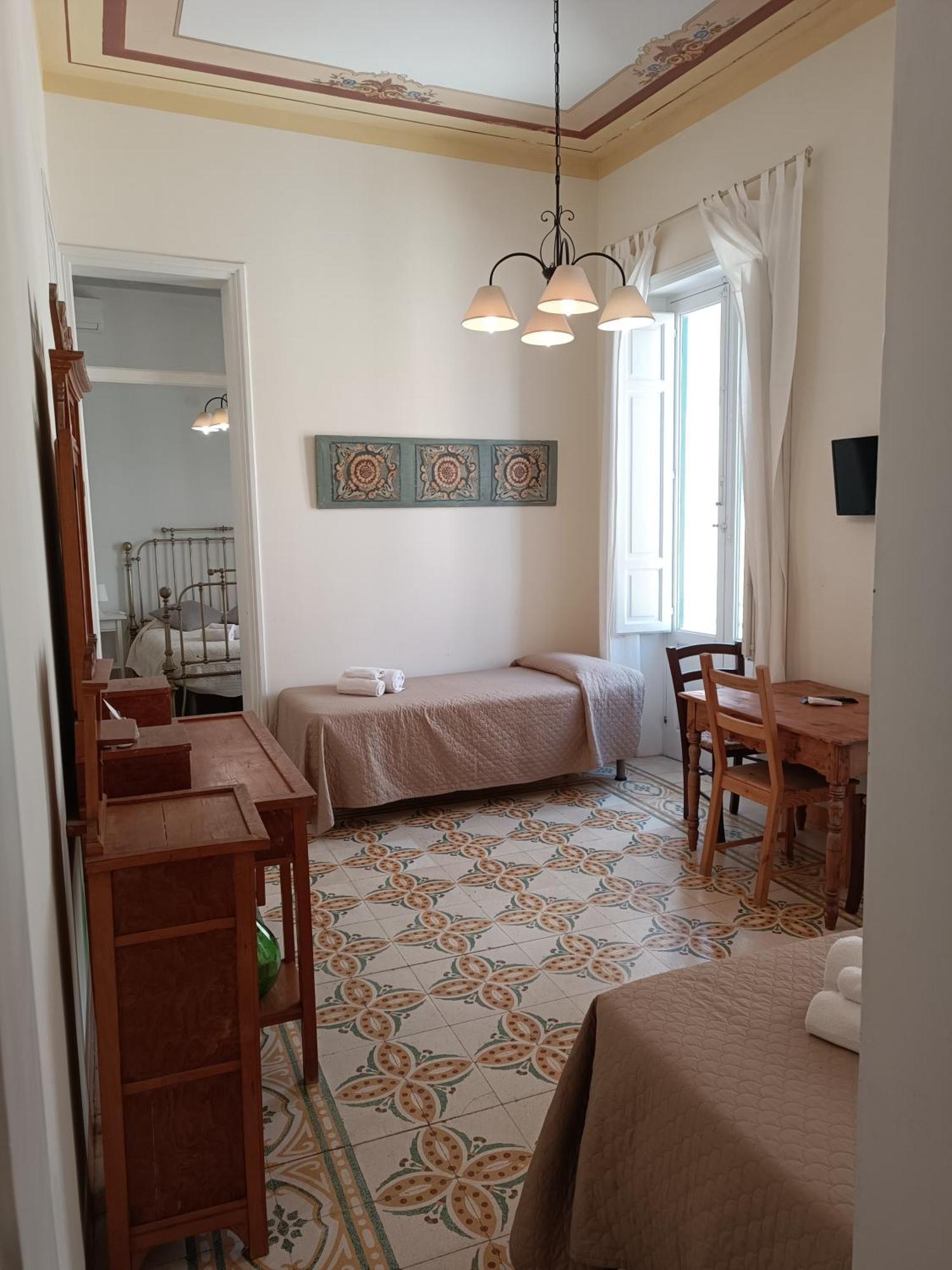 Boutique Rooms And Breakfast Granveliero Trapani Exteriör bild