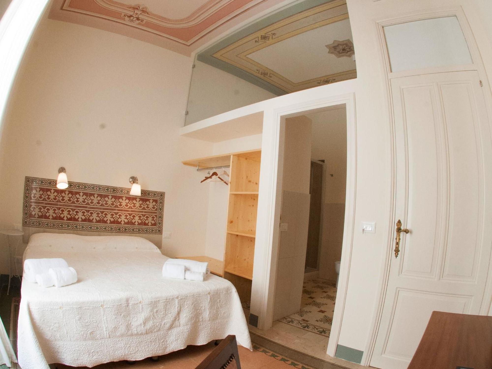Boutique Rooms And Breakfast Granveliero Trapani Exteriör bild
