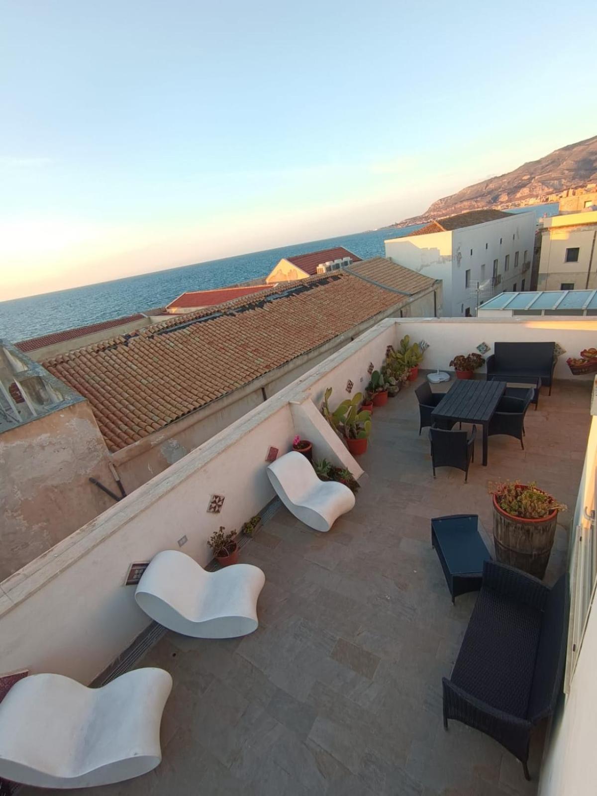 Boutique Rooms And Breakfast Granveliero Trapani Exteriör bild