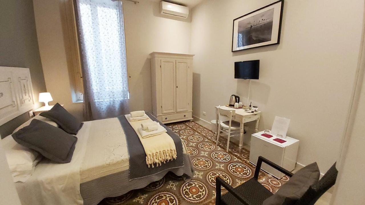 Boutique Rooms And Breakfast Granveliero Trapani Exteriör bild